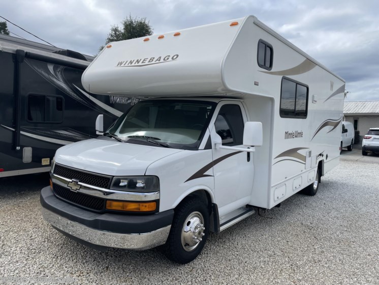 Email now about this 2014 Winnebago Minnie Winnie 25B! Used 2014 Winnebago Minnie Winnie 25B available in Greenville, South Carolina
