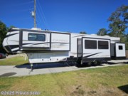 Call now about this 2023 CrossRoads Cameo CE4051BH! 2023 CrossRoads Cameo CE4051BH - Used Fifth Wheel For Sale by For Sale By Owner in New Caney, Texas