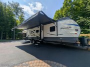 Call now about this 2019 Palomino Puma 32RBFQ! 2019 Palomino Puma 32RBFQ - Used Travel Trailer For Sale by For Sale By Owner in CAMILLUS, New York features Day/Night Shades, Air Conditioning, Removable Table, Oven, Blu-Ray Player