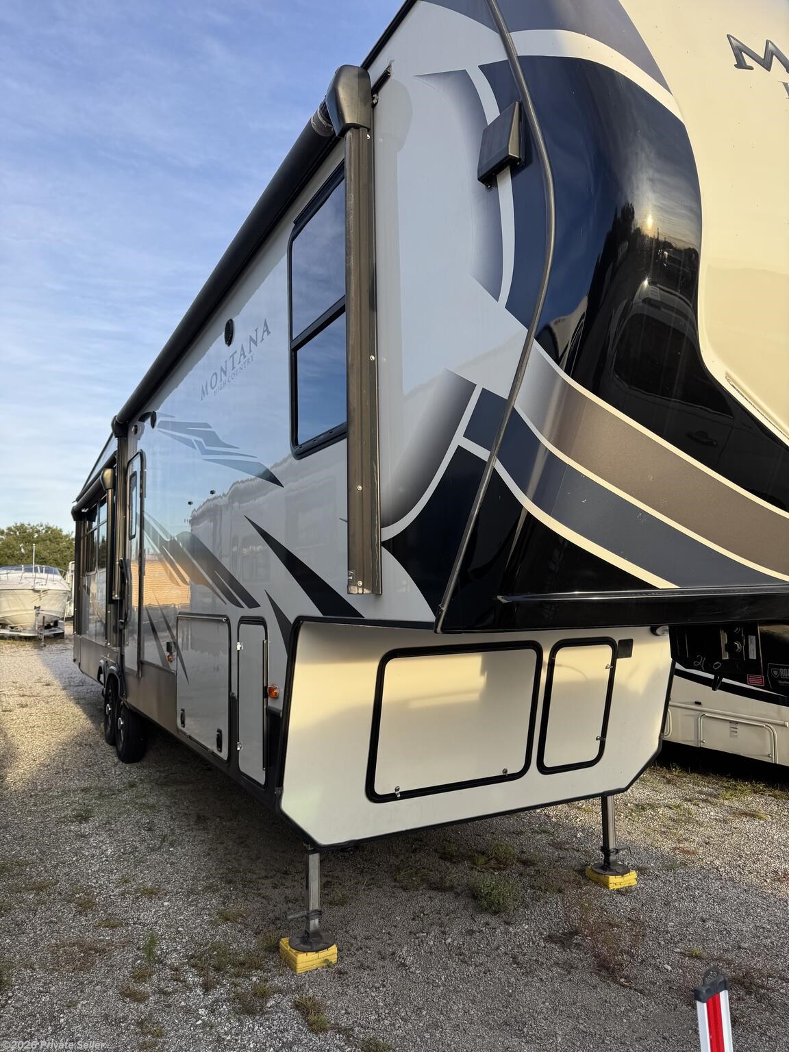 Call now about this 2021 Keystone Montana High Country 331RL 3 slides, front bdrm, rear entertainment ! 2021 Keystone Montana High Country 331RL 3 slides, front bdrm, rear entertainment - Used Fifth Wheel For Sale by For Sale By Owner in Titusville, Florida features Multi Media Sound System w/Input Jacks, Queen Bed, Leveling Jacks, Comfort Fan, Queen Mattress