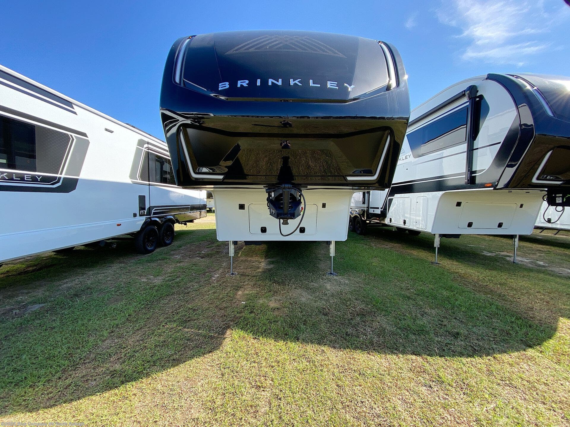 Contact us now about this 2025 Brinkley RV Model Z 2670! 2025 Model Z 2670 by Brinkley RV from Blue Compass RV South Raleigh in Benson, North Carolina