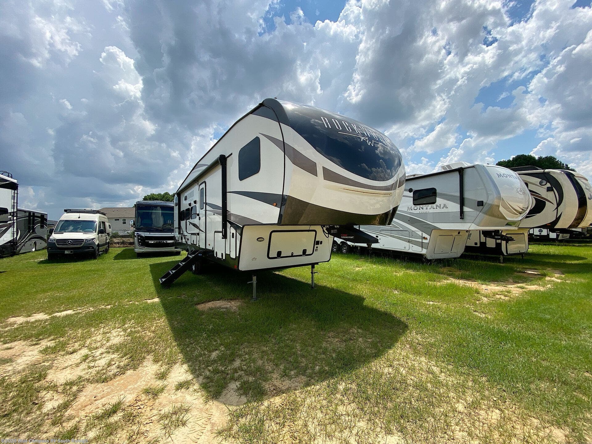 Contact us now about this 2023 Forest River Rockwood Signature 2891bh Ultra Lite! 2023 Rockwood Signature 2891bh Ultra Lite by Forest River from Blue Compass RV South Raleigh in Benson, North Carolina