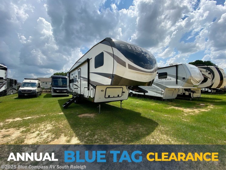 Email now about this 2023 Forest River Rockwood Signature 2891bh Ultra Lite! Used 2023 Forest River Rockwood Signature 2891bh Ultra Lite available in Benson, North Carolina