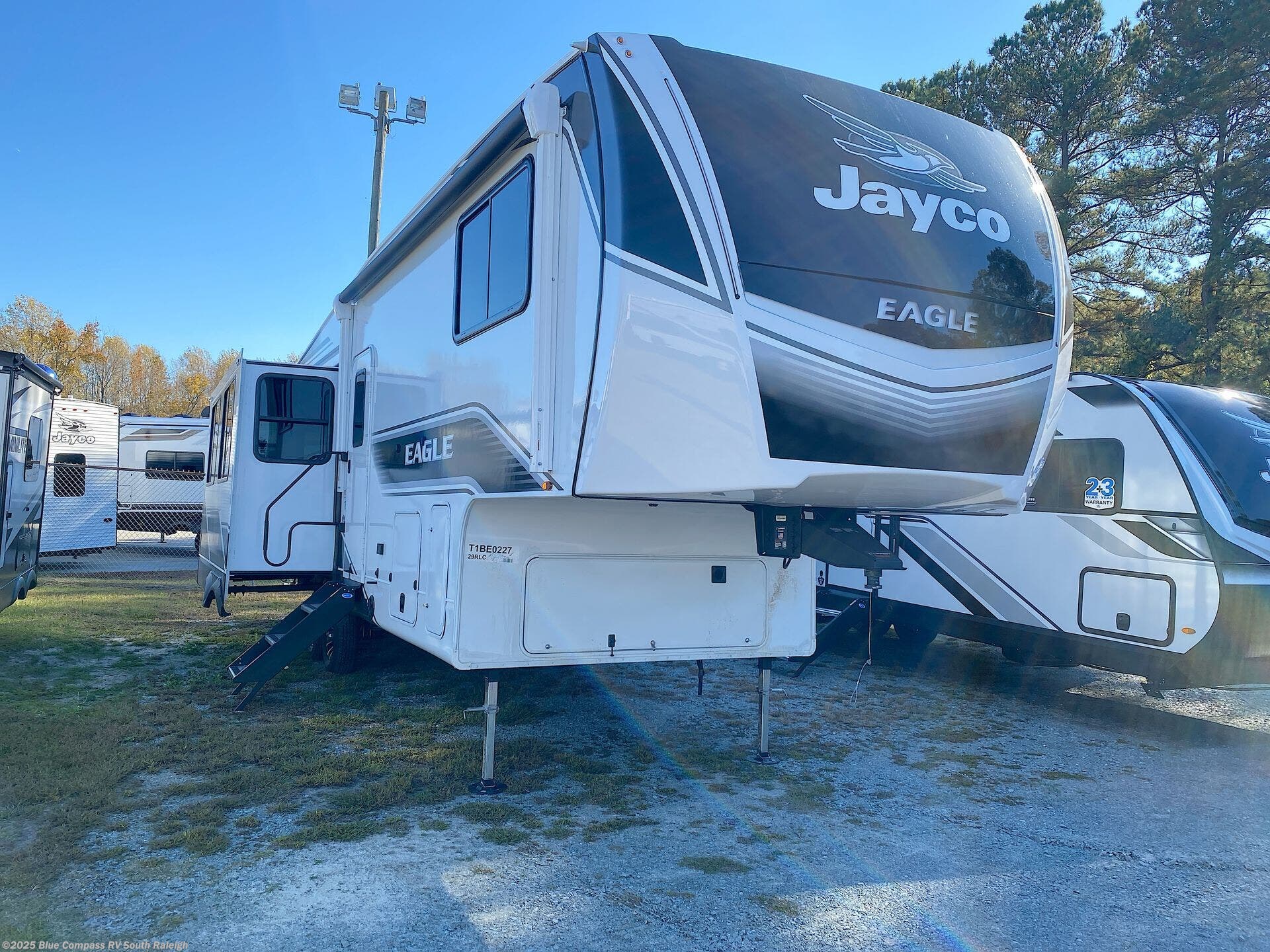 Contact us now about this 2026 Jayco Eagle HT 29RLC! 2026 Eagle HT 29RLC by Jayco from Blue Compass RV South Raleigh in Benson, North Carolina