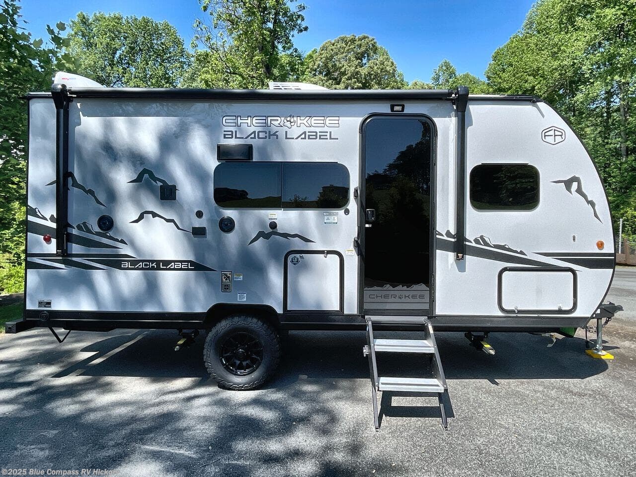New 2025 Forest River Cherokee Wolf Pup Black Label 16BHSWBL available in Claremont, North Carolina