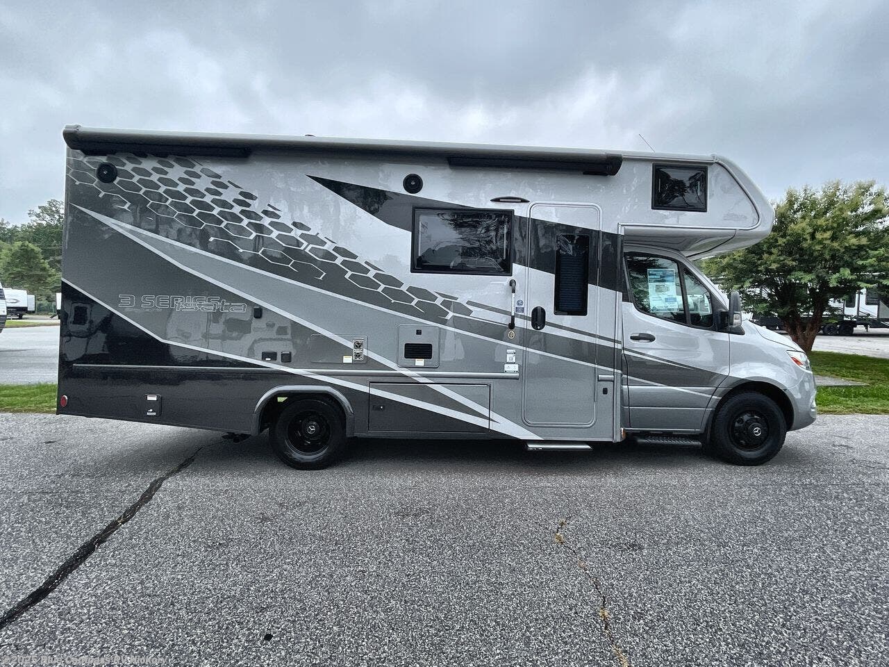 New 2026 Dynamax Corp isata 3 24FW available in Claremont, North Carolina