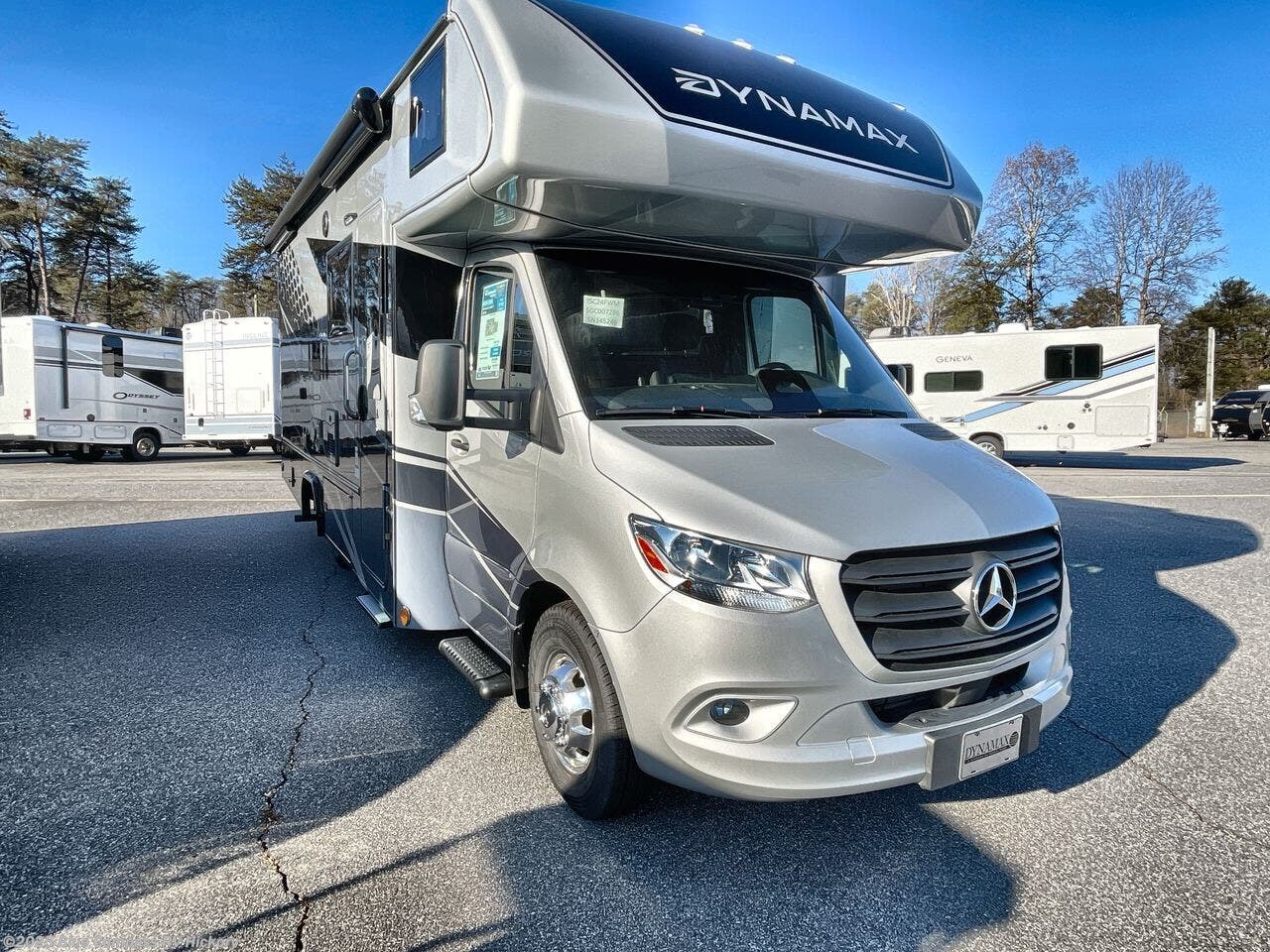 Contact us now about this 2026 Dynamax Corp isata 3 24FW! 2026 isata 3 24FW by Dynamax Corp from Blue Compass RV Hickory in Claremont, North Carolina