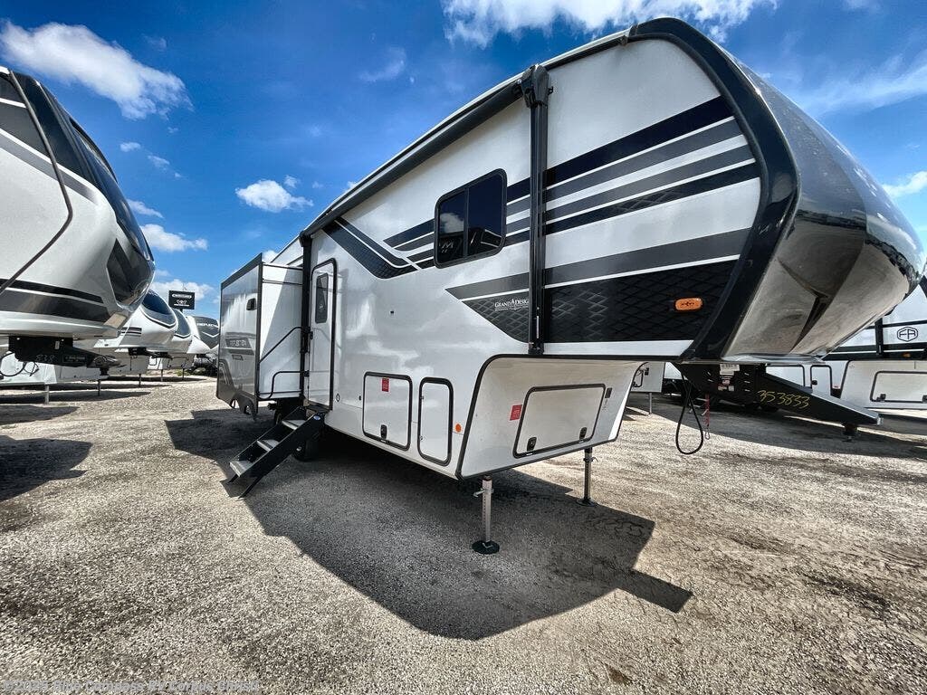 Contact us now about this 2026 Grand Design Reflection 100 Series 28RL! 2026 Reflection 100 Series 28RL by Grand Design from Blue Compass RV Corpus Christi in Corpus Christi, Texas