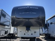 Call now about this 2025 Forest River Flagstaff Classic 282RK! 2025 Forest River Flagstaff Classic 282RK - New Fifth Wheel For Sale by Blue Compass RV Cincinnati in Cincinnati, Ohio