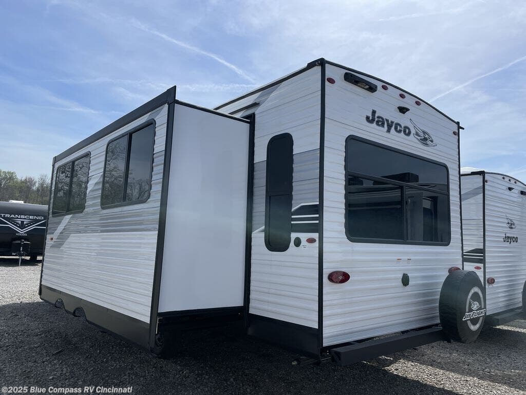 New 2025 Jayco Jay Flight SLX 262RLS available in Cincinnati, Ohio