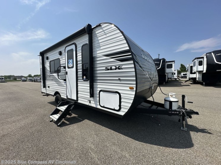 Email now about this 2025 Jayco Jay Flight SLX 175FQ! New 2025 Jayco Jay Flight SLX 175FQ available in Cincinnati, Ohio