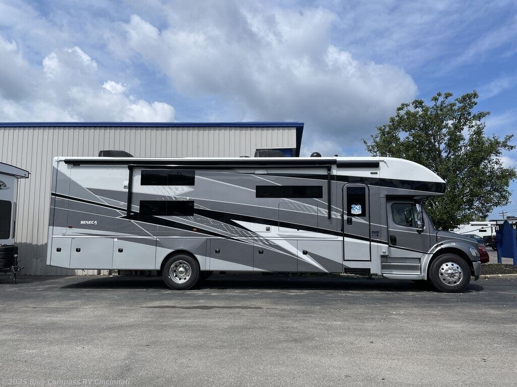 New 2026 Jayco Seneca 37L available in Cincinnati, Ohio