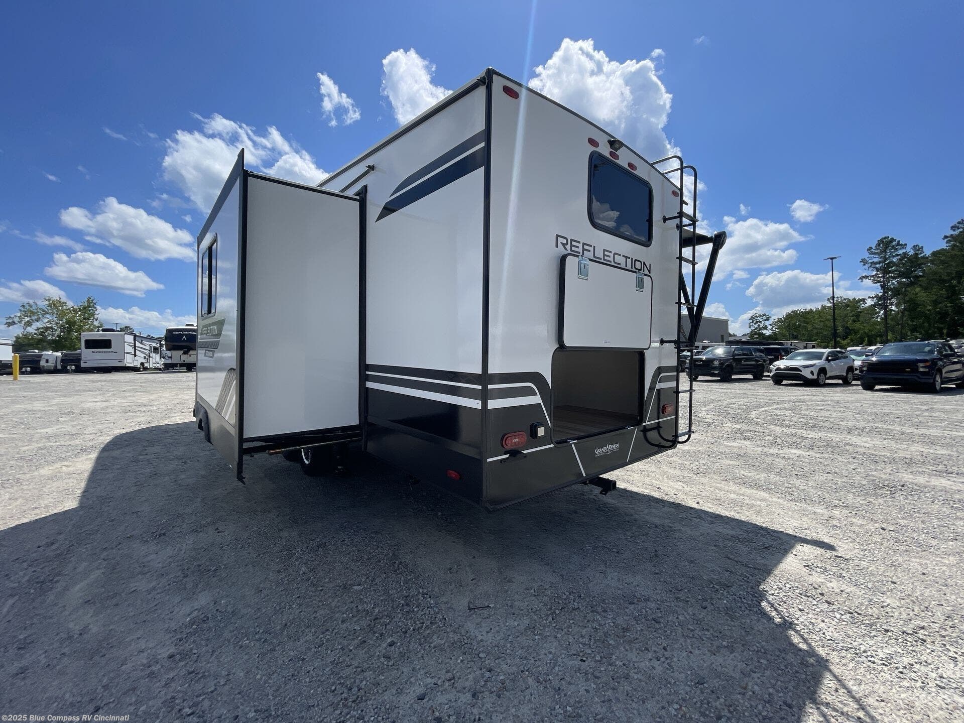 Contact us now about this 2026 Grand Design Reflection 100 Series 27BH! 2026 Reflection 100 Series 27BH by Grand Design from Blue Compass RV Cincinnati in Cincinnati, Ohio