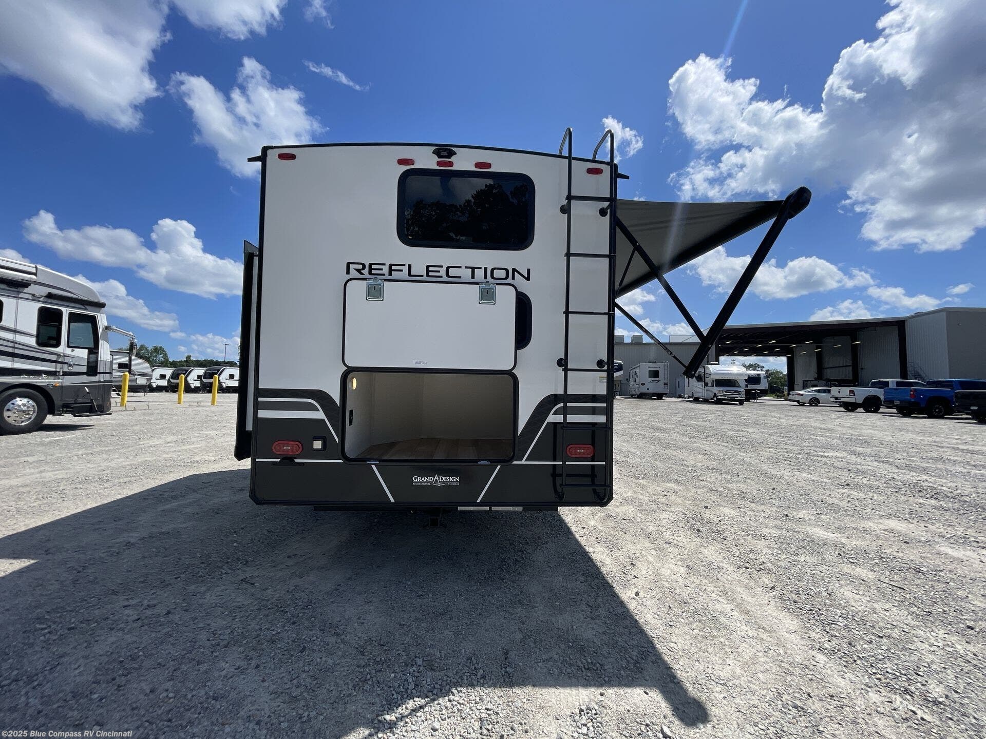 Email now about this 2026 Grand Design Reflection 100 Series 27BH! New 2026 Grand Design Reflection 100 Series 27BH available in Cincinnati, Ohio