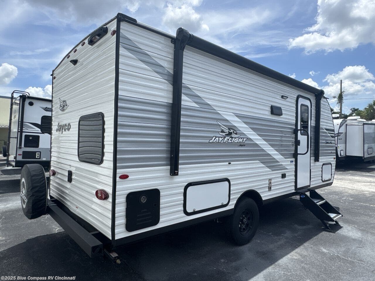 Email now about this 2026 Jayco Jay Flight SLX 197MB! New 2026 Jayco Jay Flight SLX 197MB available in Cincinnati, Ohio