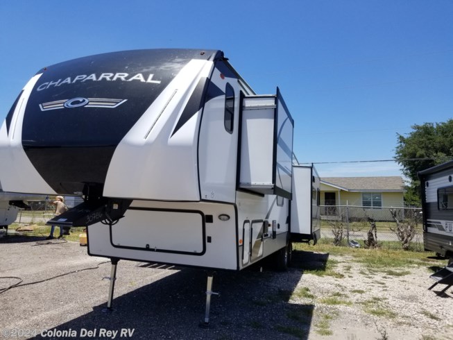 2023 Chaparral 30BHS by Coachmen from Colonia Del Rey RV in Corpus Christi, Texas
