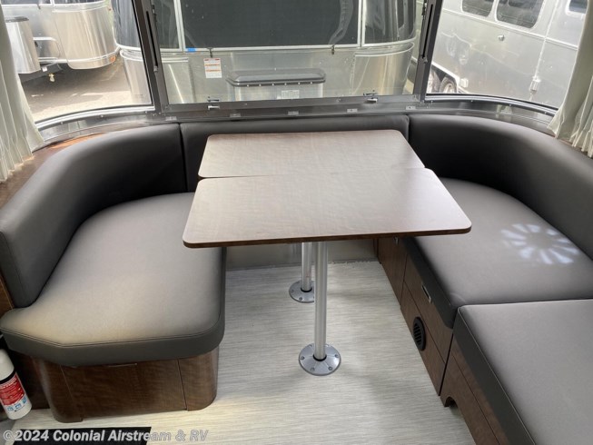 2024 Globetrotter 25FBQ Queen by Airstream from Colonial Airstream & RV in Millstone Township, New Jersey