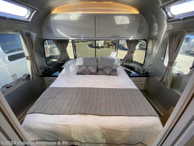 2024 Classic 33FBQ Queen by Airstream from Colonial Airstream & RV in Millstone Township, New Jersey