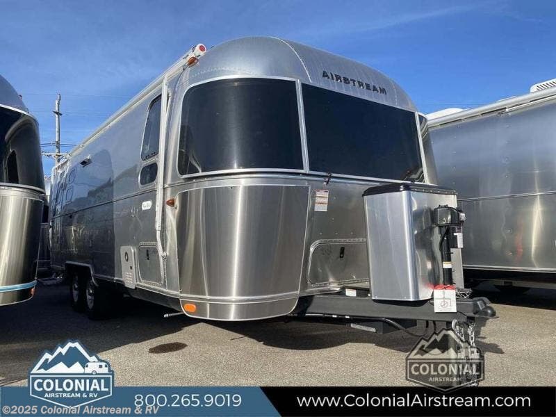 Email now about this 2025 Airstream Flying Cloud 25FBT Twin Hatch! New 2025 Airstream Flying Cloud 25FBT Twin Hatch available in Millstone Township, New Jersey