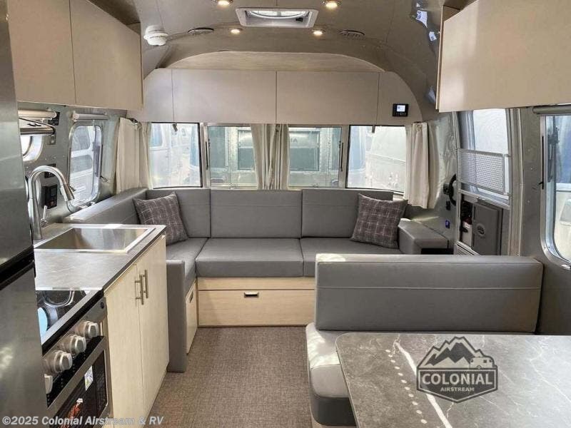 Contact us now about this 2025 Airstream Flying Cloud 28RBQ Queen! 2025 Flying Cloud 28RBQ Queen by Airstream from Colonial Airstream & RV in Millstone Township, New Jersey