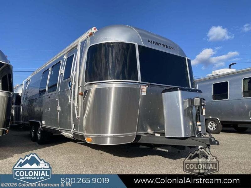 Email now about this 2025 Airstream Flying Cloud 28RBQ Queen! New 2025 Airstream Flying Cloud 28RBQ Queen available in Millstone Township, New Jersey