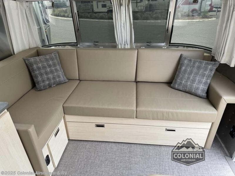 New 2025 Airstream Flying Cloud 28RBQ Queen available in Millstone Township, New Jersey