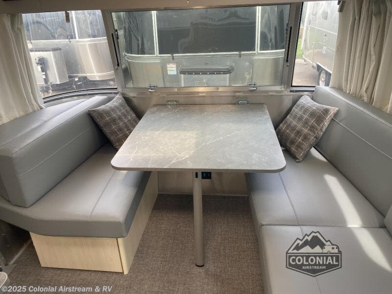 Contact us now about this 2025 Airstream Flying Cloud 27FBQ Queen! 2025 Flying Cloud 27FBQ Queen by Airstream from Colonial Airstream & RV in Millstone Township, New Jersey