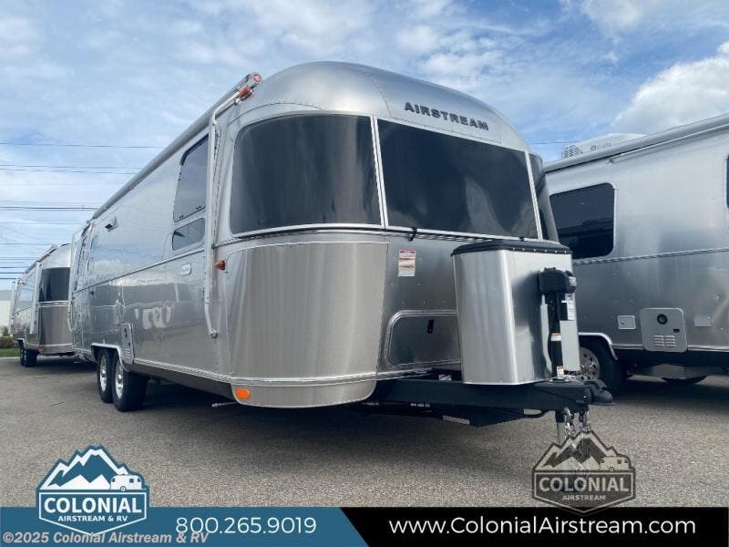 Email now about this 2025 Airstream Flying Cloud 27FBQ Queen! New 2025 Airstream Flying Cloud 27FBQ Queen available in Millstone Township, New Jersey