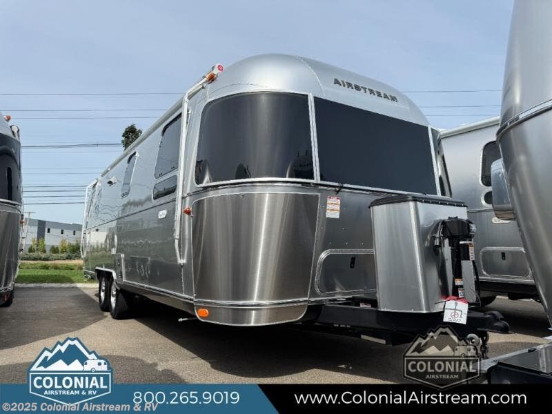 Email now about this 2026 Airstream Flying Cloud 27FBQ Queen Hatch! New 2026 Airstream Flying Cloud 27FBQ Queen Hatch available in Millstone Township, New Jersey