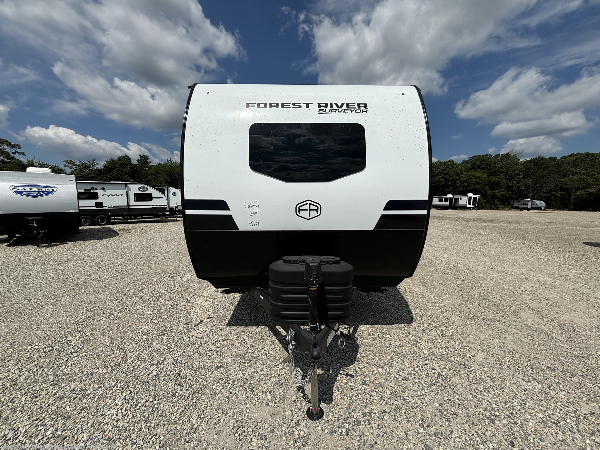Call now about this 2025 Forest River Surveyor Legend 260BHLE! 2025 Forest River Surveyor Legend 260BHLE - New Travel Trailer For Sale by Crossroads Trailer Sales, Inc. in Newfield, New Jersey features Auxiliary Battery, Microwave, CO Detector, Exterior Speakers, LP Detector