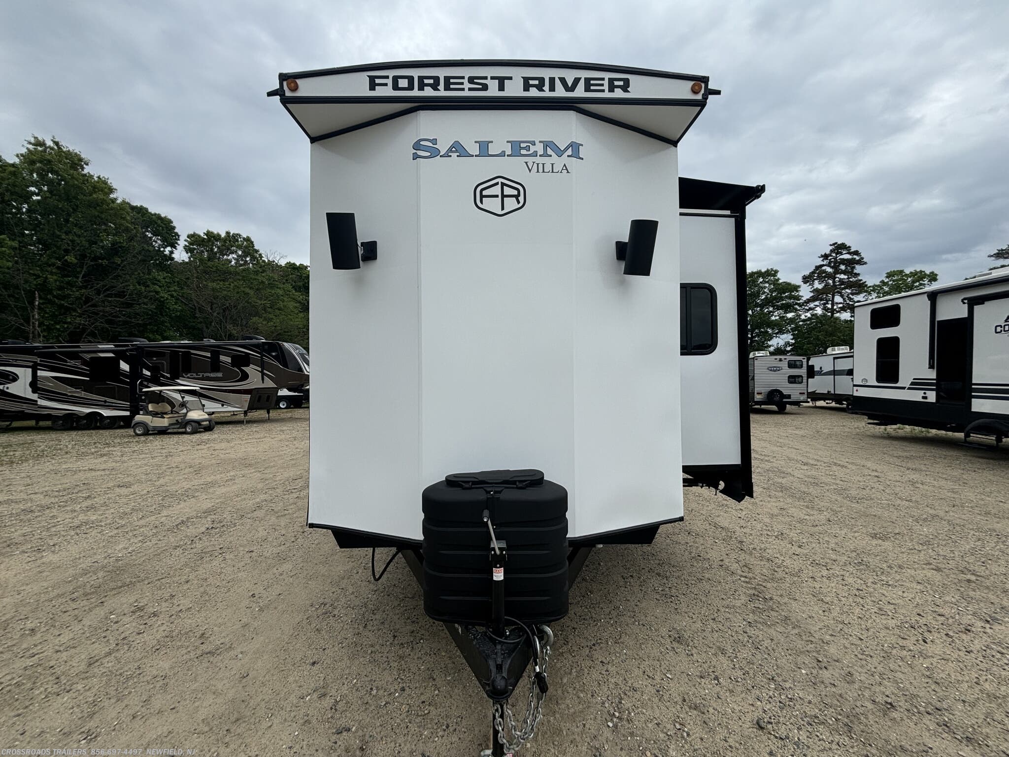 Call now about this 2025 Forest River Salem 42QBQ! 2025 Forest River Salem 42QBQ - New Destination Trailer For Sale by Crossroads Trailer Sales, Inc. in Newfield, New Jersey features Stove Top Burner, LP Detector, Auxiliary Battery, TV, Bath & 1/2