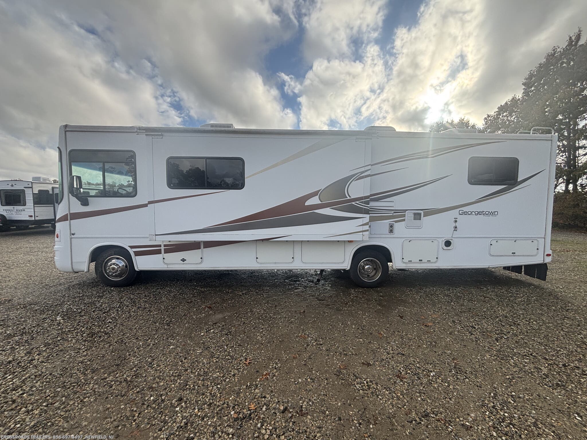 Used 2010 Georgetown 341DS available in Newfield, New Jersey