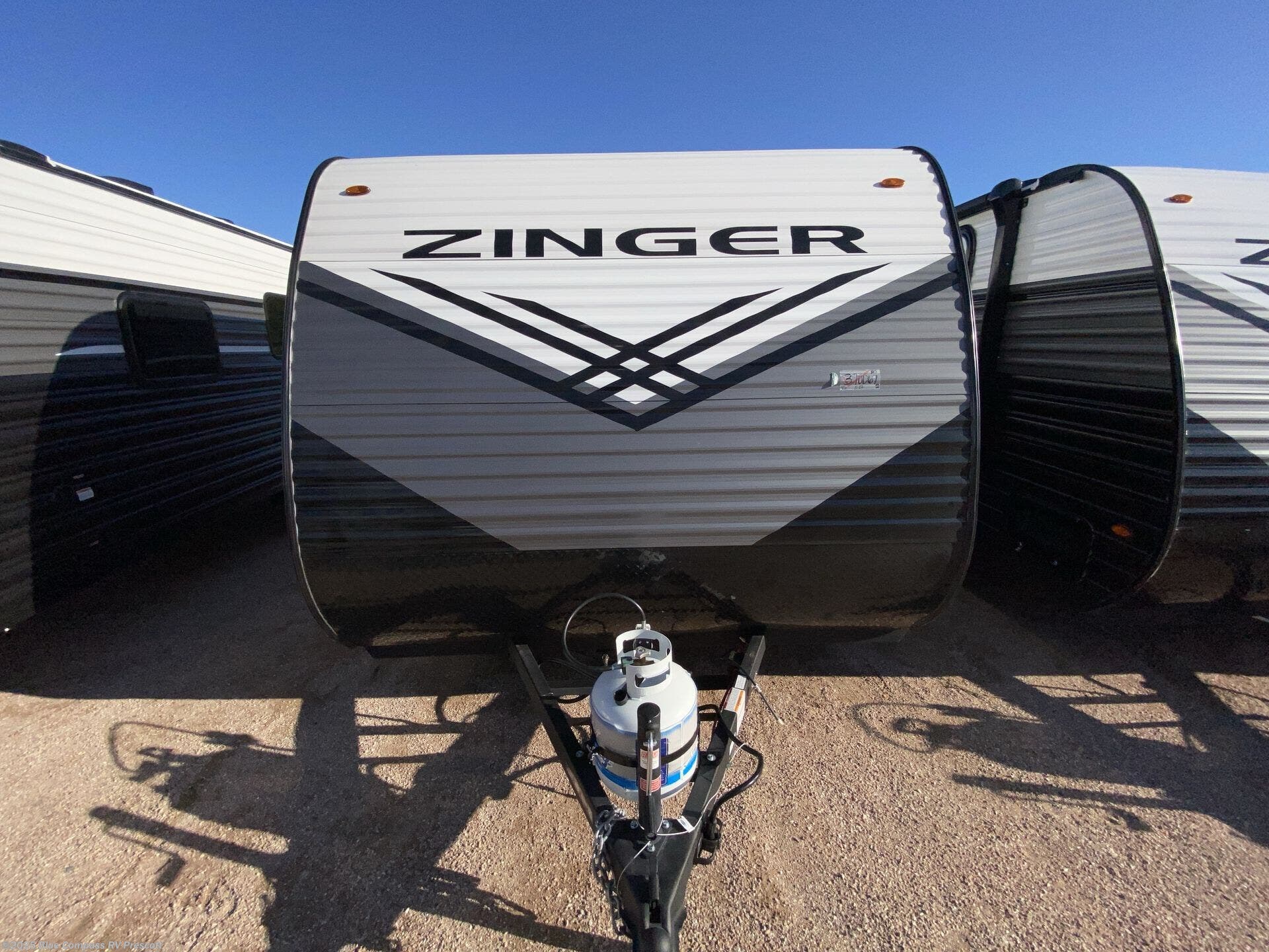 Contact us now about this 2026 CrossRoads Zinger Lite 18BH! 2026 Zinger Lite 18BH by CrossRoads from Blue Compass RV Prescott in Prescott, Arizona