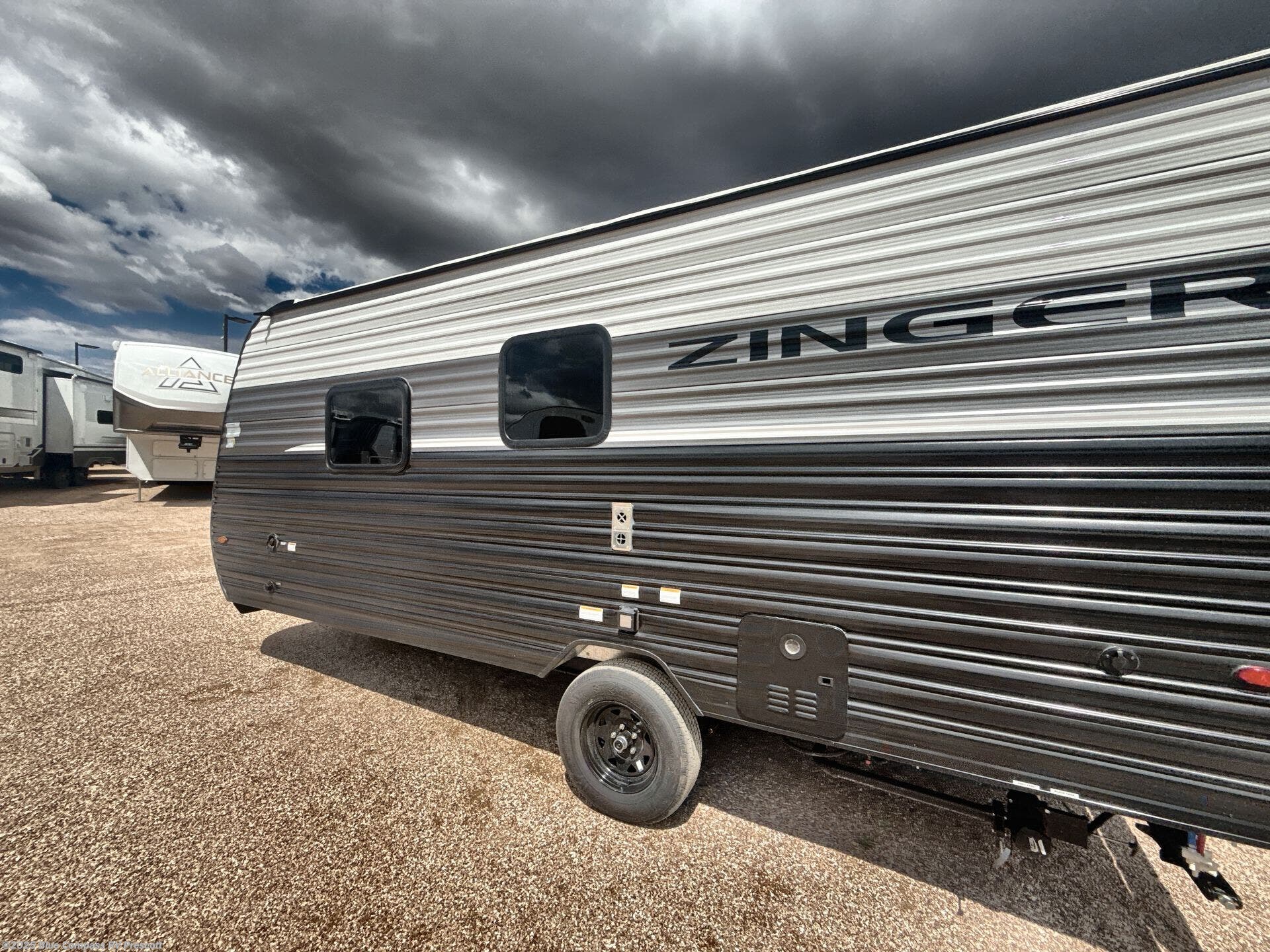 Contact us now about this 2026 CrossRoads Zinger Lite 18RB! 2026 Zinger Lite 18RB by CrossRoads from Blue Compass RV Prescott in Prescott, Arizona