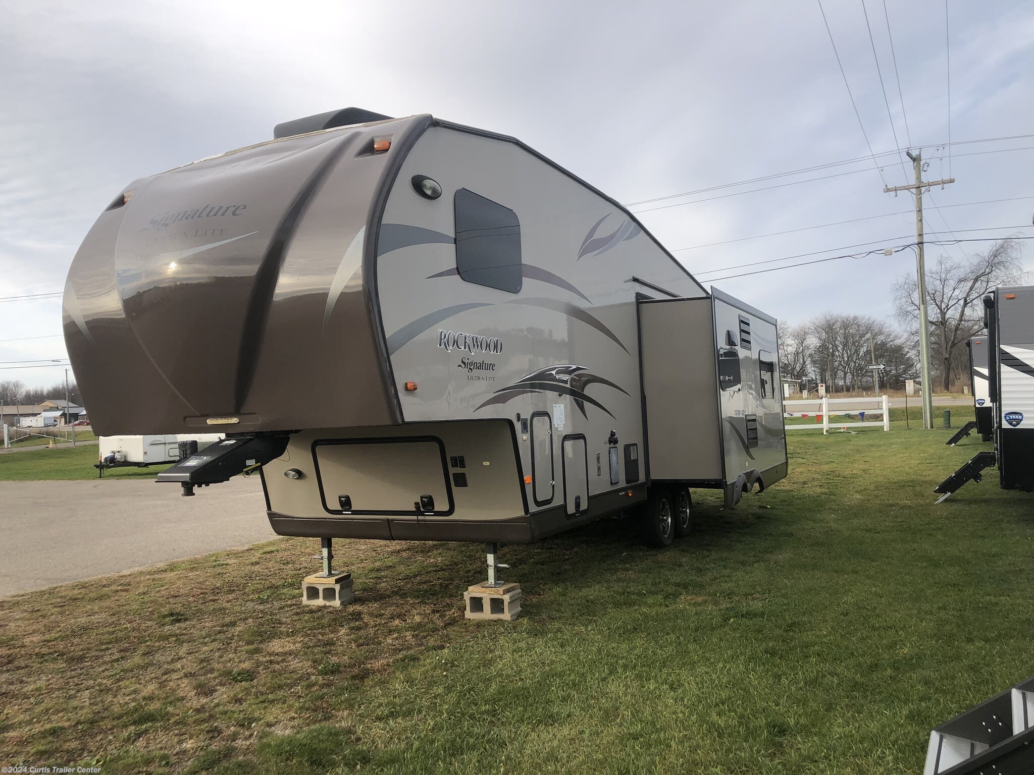 2014 Forest River Rockwood Signature Ultra Lite 8289WS RV for Sale in Schoolcraft, MI 49087 2014 Forest River Rockwood Signature Ultra Lite