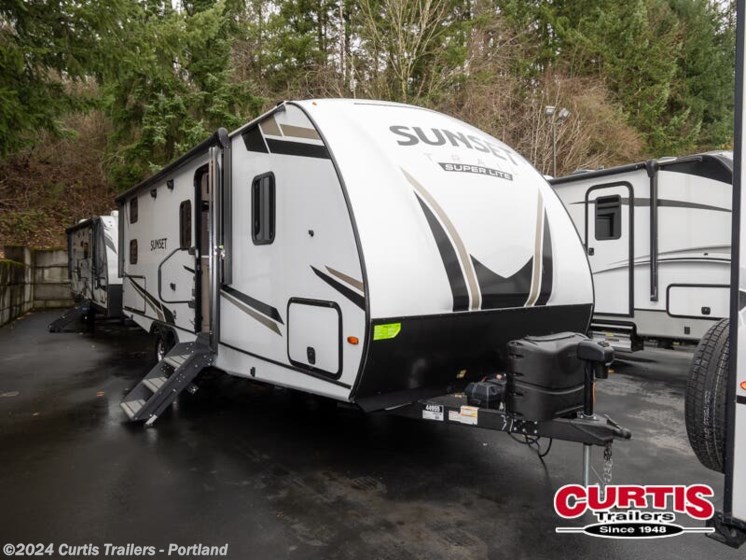 Used 2022 CrossRoads Sunset Trail 242BH available in Portland, Oregon