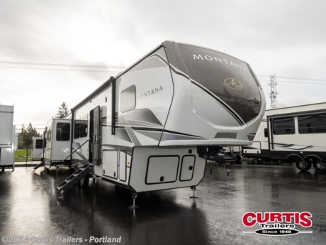 Accessories: Exterior Decor - Montana - Mystic White,Interior Oakmont,RESIDENTIAL LIVING PACKAGE,FOUR SEASONS LIVING PACKAGE,Manhattan Maple Edition,2  TOWING HITCH,TPMS SENSORS,6 POINT HYDRAULIC AUTO LEVELING,REFRIGERATOR - 12V - 20cf,Solar Flex Discover,RVIA SEAL-GO CAMPING,