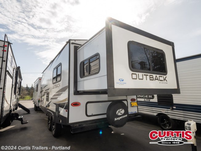 2022 Keystone Outback Ultra-Lite 210URS - Used Travel Trailer For Sale by Curtis Trailers - Portland in Portland, Oregon