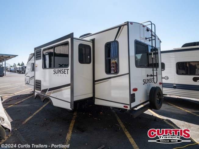 2022 CrossRoads Sunset Trail 268RL - New Travel Trailer For Sale by Curtis Trailers - Portland in Portland, Oregon