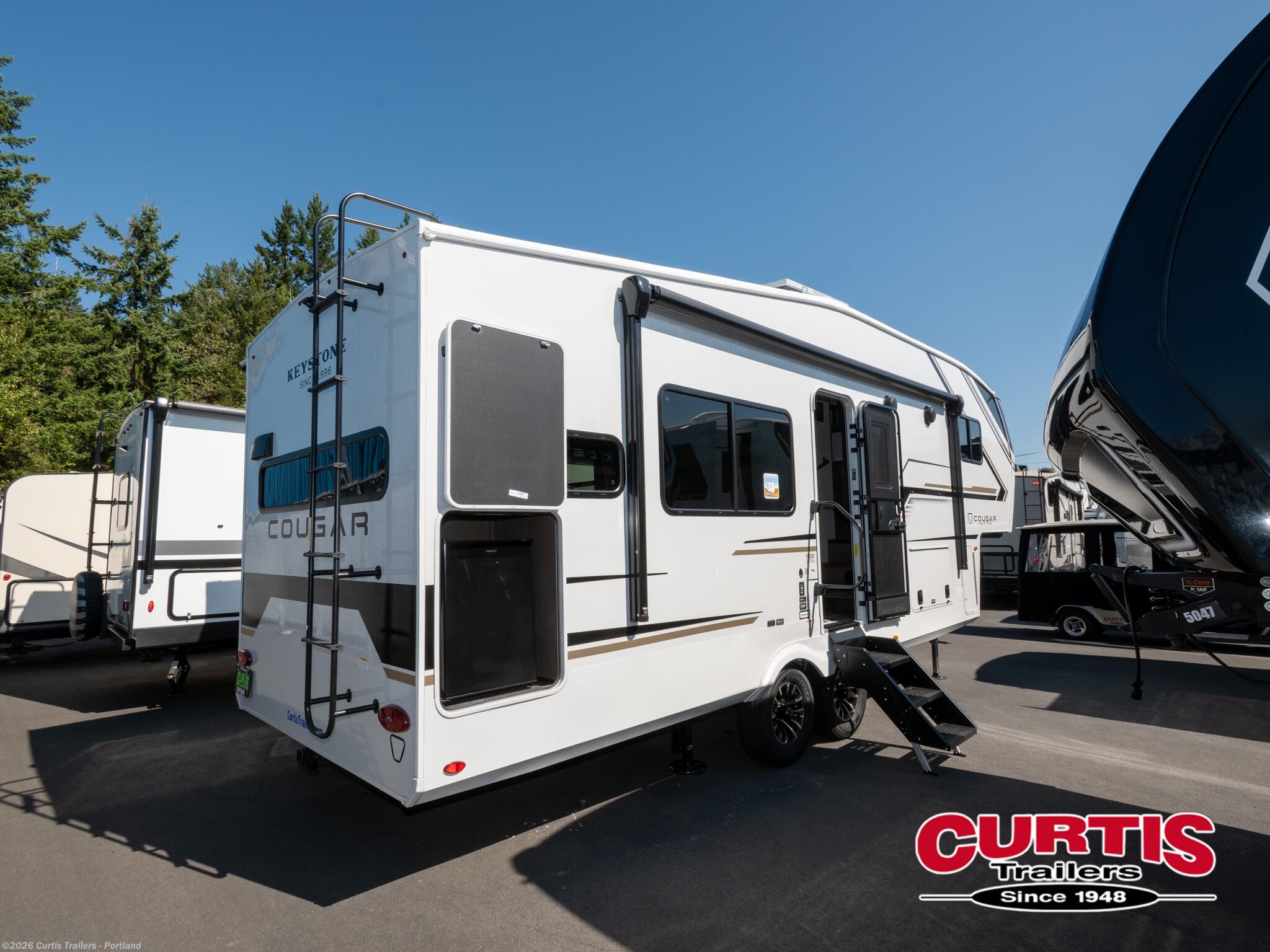 2026 Keystone Cougar Half-Ton 23MLE - New Fifth Wheel For Sale by Curtis Trailers - Portland in Portland, Oregon