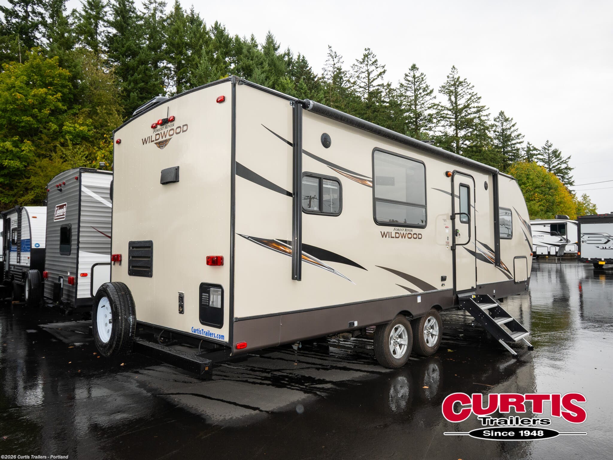 2018 Forest River Wildwood 25RKS - Used Travel Trailer For Sale by Curtis Trailers - Portland in Portland, Oregon