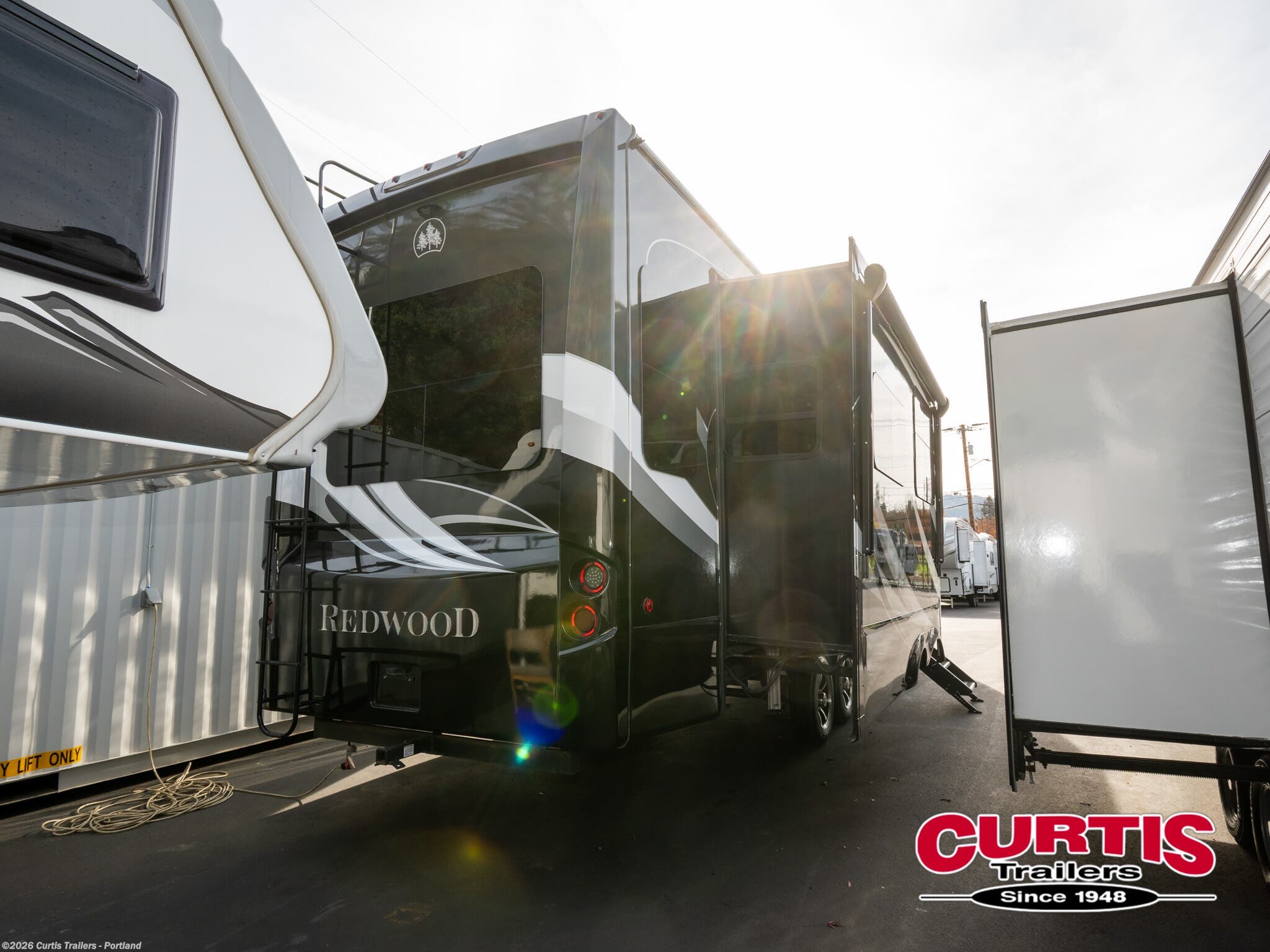 2018 CrossRoads Redwood 3401RL - Used Fifth Wheel For Sale by Curtis Trailers - Portland in Portland, Oregon