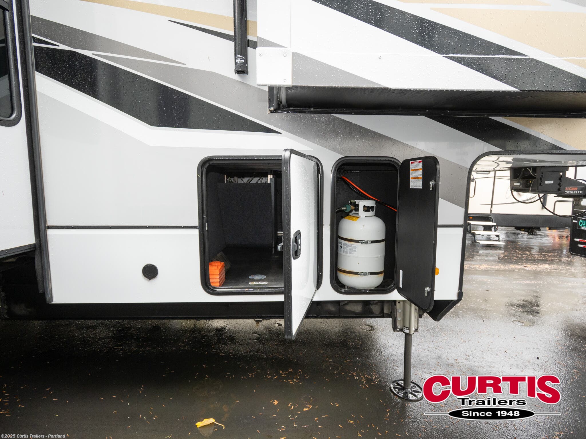2022 Alliance RV Paradigm 385FL - Used Fifth Wheel For Sale by Curtis Trailers - Portland in Portland, Oregon