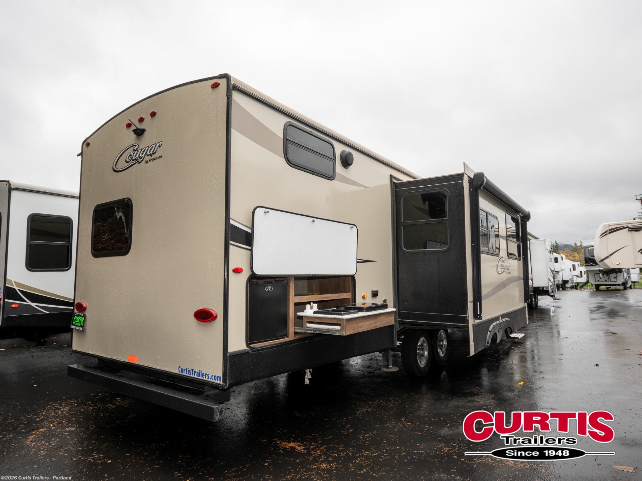 2017 Keystone Cougar X-LITE 34TSB - Used Travel Trailer For Sale by Curtis Trailers - Portland in Portland, Oregon