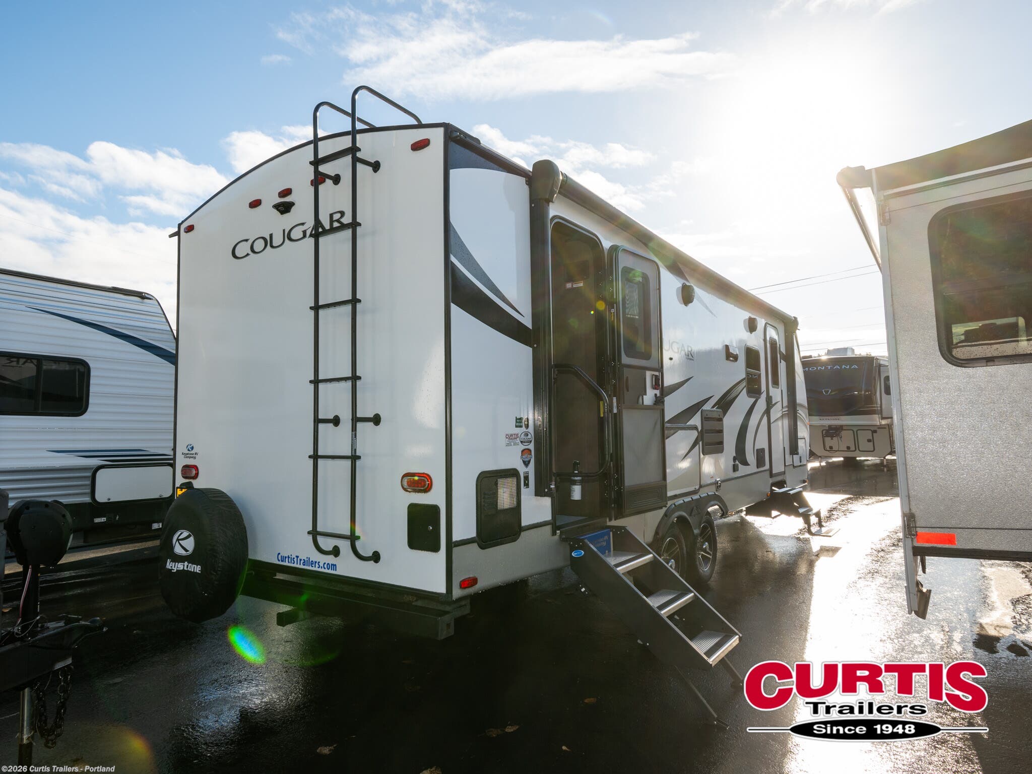 2021 Keystone Cougar Half-Ton 26RBSWE - Used Travel Trailer For Sale by Curtis Trailers - Portland in Portland, Oregon