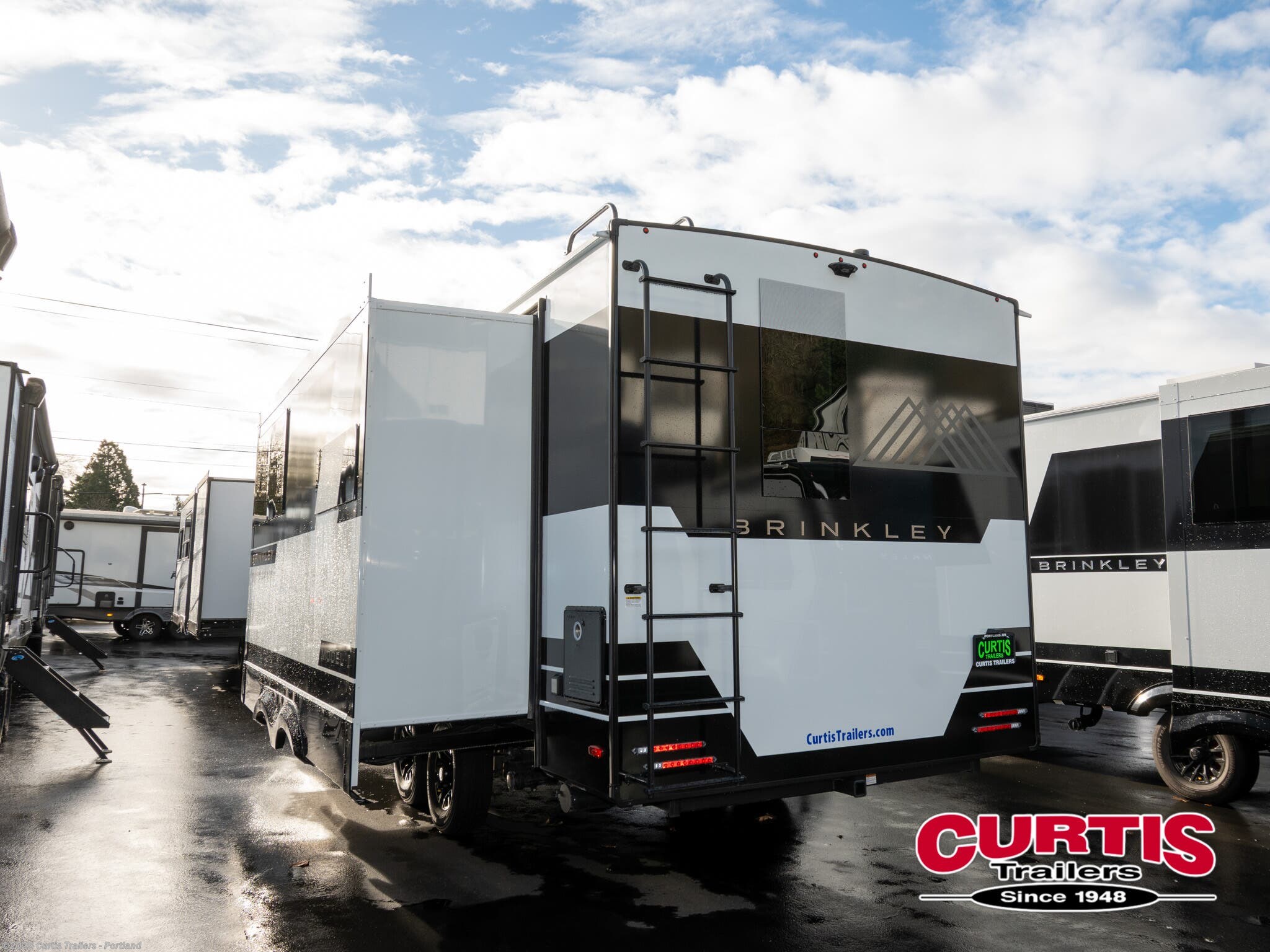 2026 Model I 235 by Brinkley RV from Curtis Trailers - Portland in Portland, Oregon