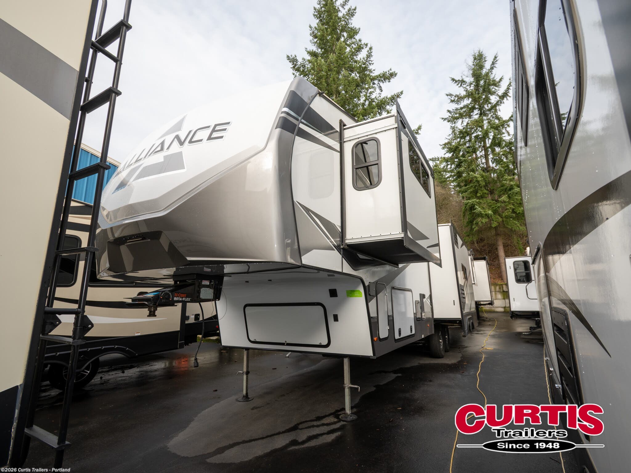 Used 2022 Alliance RV Avenue 32RLS available in Portland, Oregon