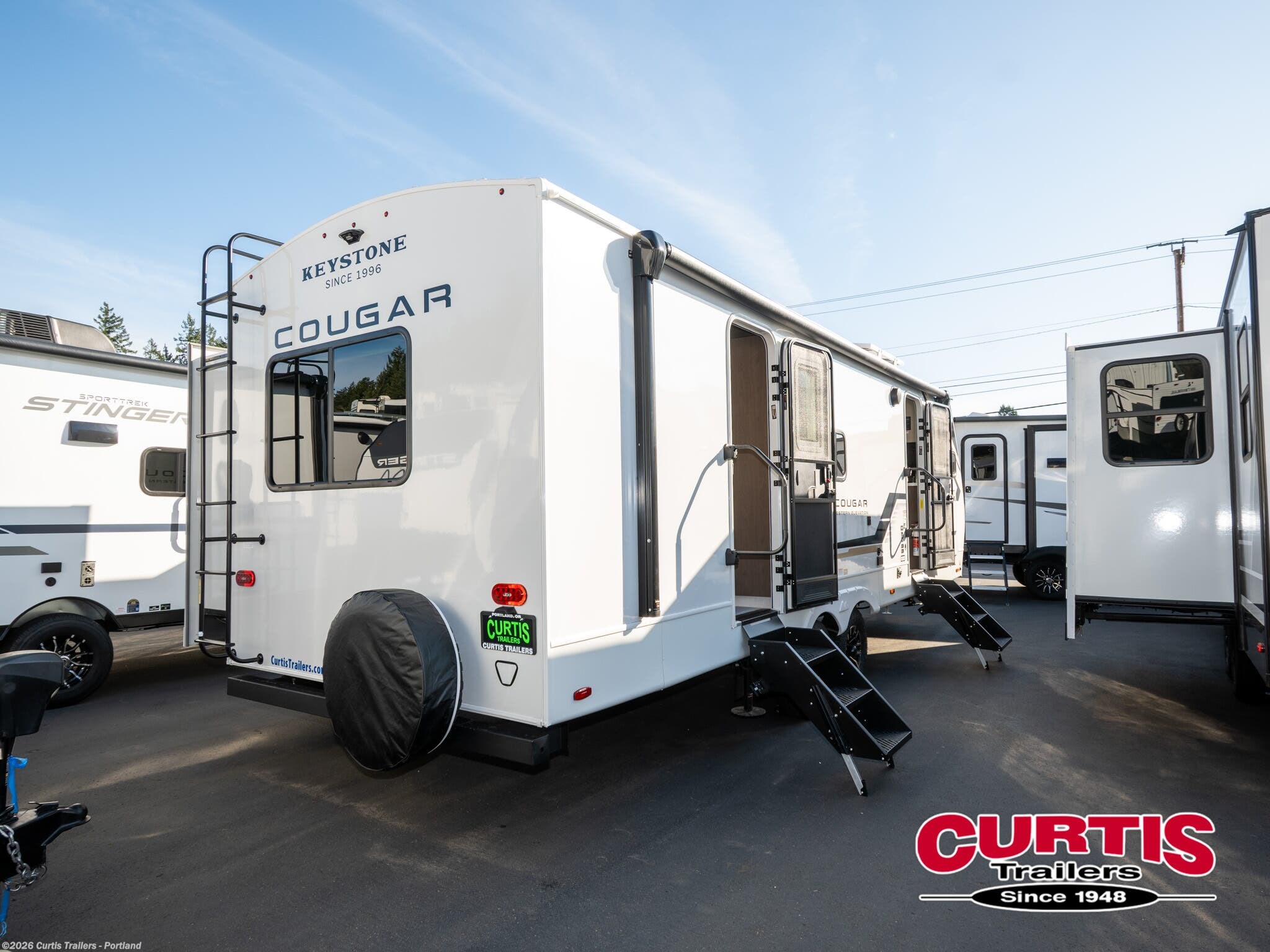 2026 Keystone Cougar Half-Ton 25fkwe - New Travel Trailer For Sale by Curtis Trailers - Portland in Portland, Oregon