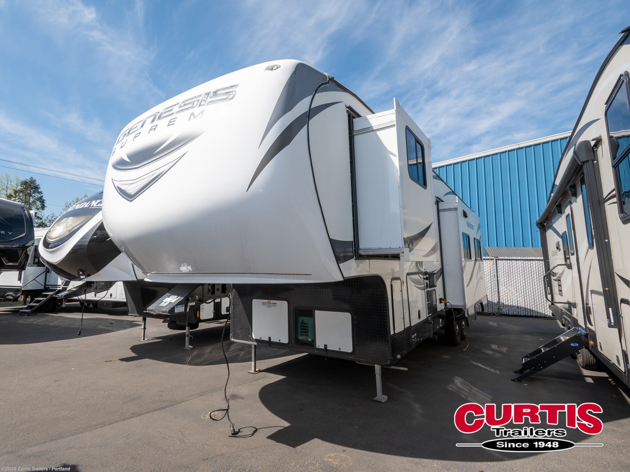 Used 2017 Genesis Supreme Genesis 34GS available in Portland, Oregon