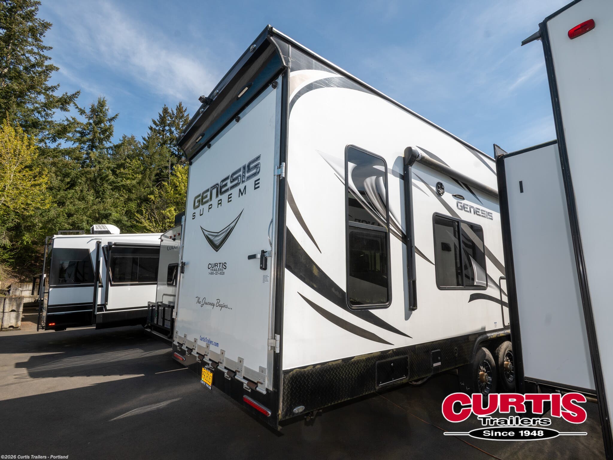 2017 Genesis Supreme Genesis 34GS - Used Toy Hauler For Sale by Curtis Trailers - Portland in Portland, Oregon